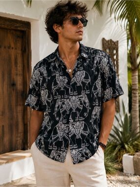 Men's Black Elephant Print Short-Sleeve Button-Down Shirt
